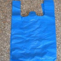 HDPE T-shirt plastic bags on roll for market and shopping