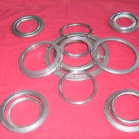 Wear-resistant insert ring with internal cooling channel